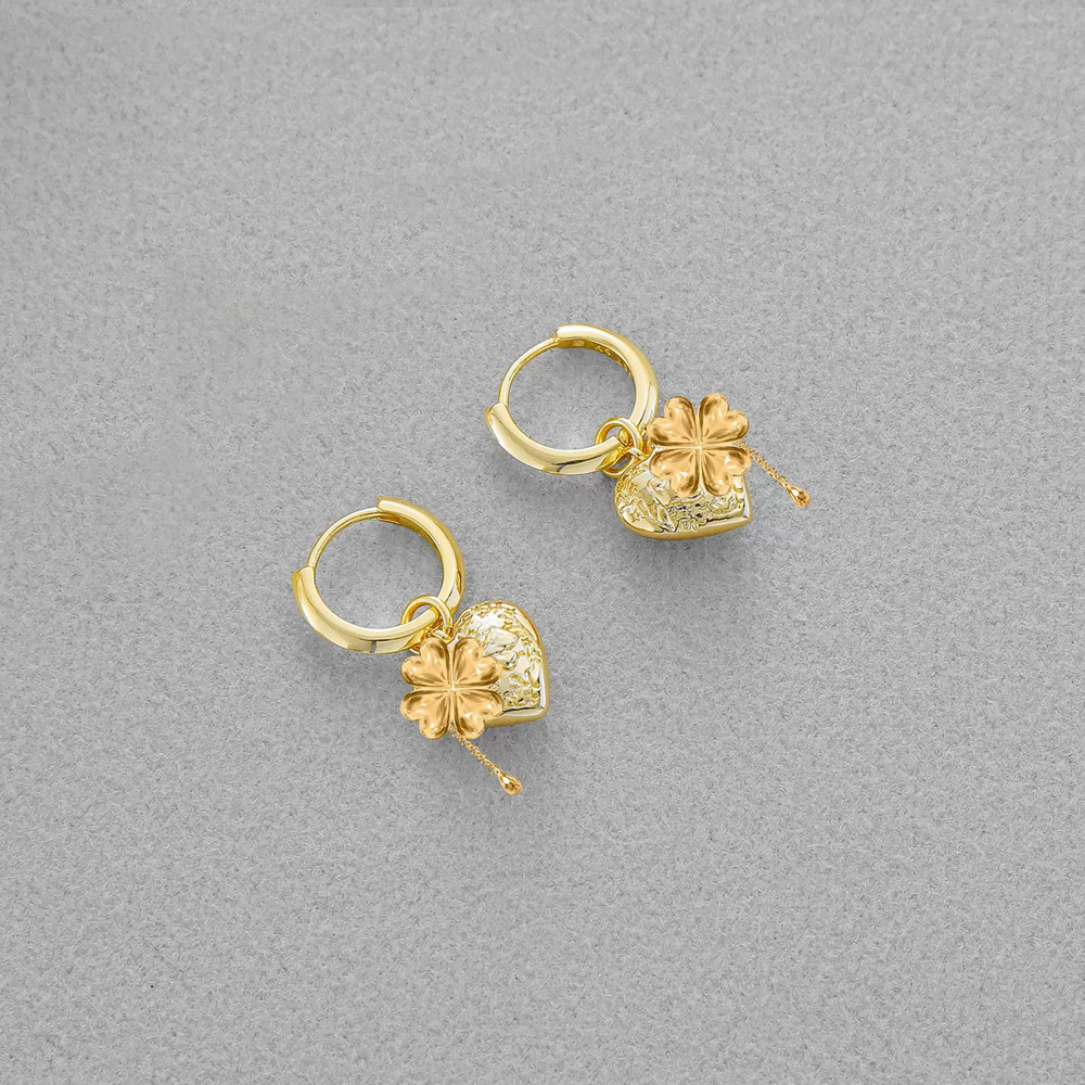 Kendra Scott Valentines Day Heart Earrings Small